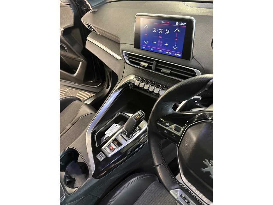 2017 Peugeot 3008 - image 10