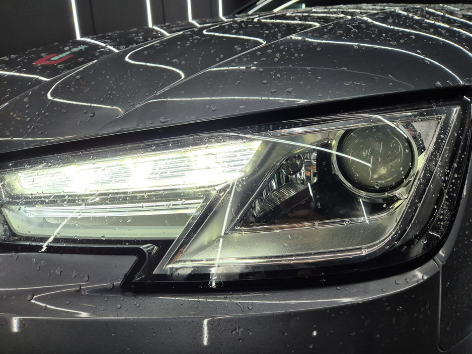 2019 Audi A4 - image 18