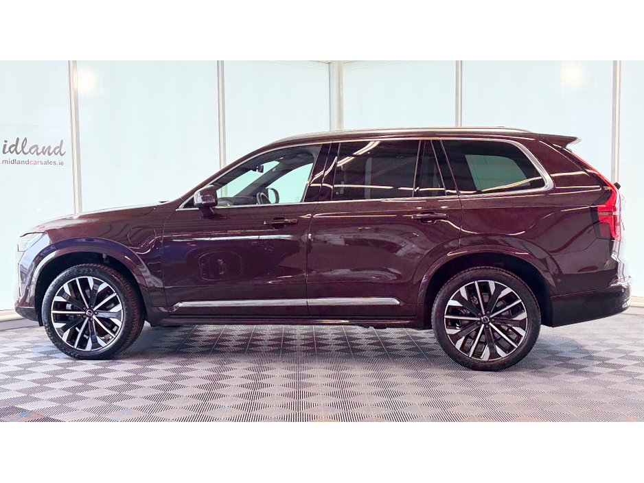 2025 Volvo XC90 - image 2