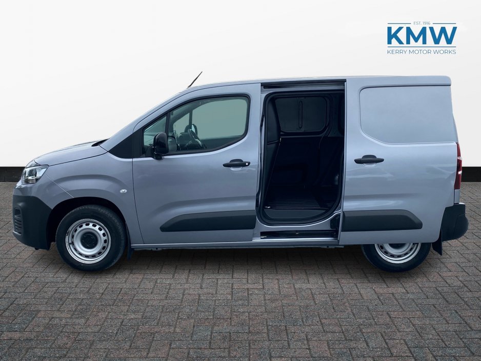 2023 Citroen Berlingo - image 5