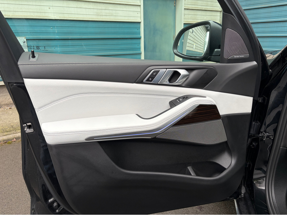 2025 BMW X5 - image 22