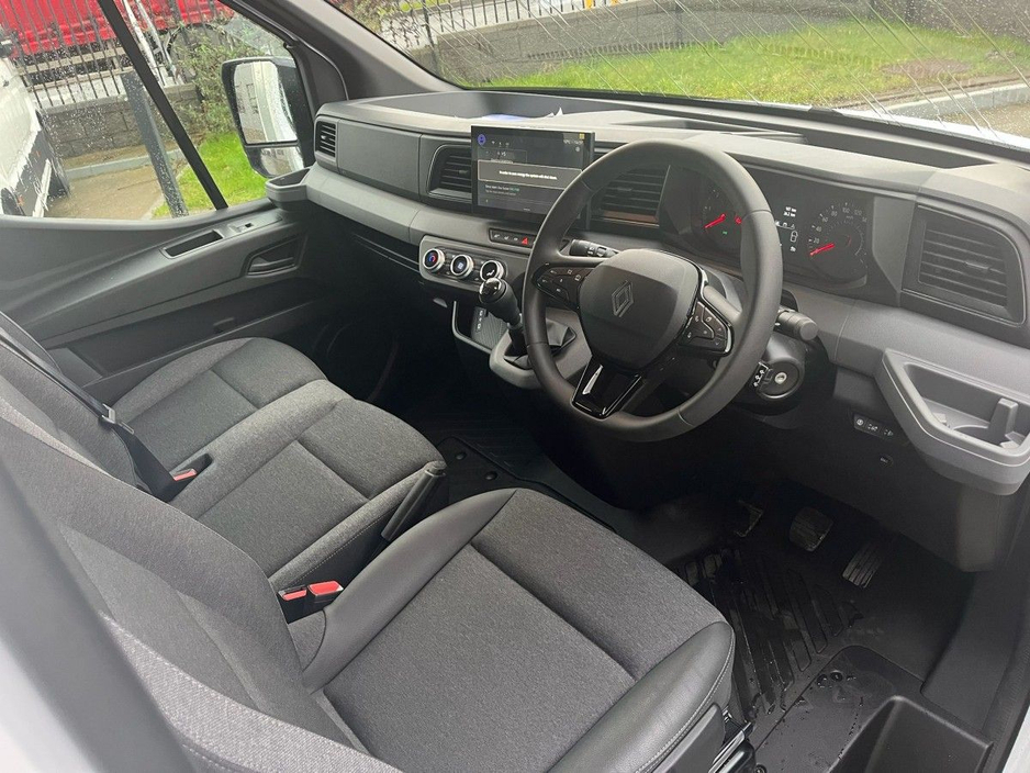 2026 Renault Master Renault Master Luton Box Body with Tail Lift