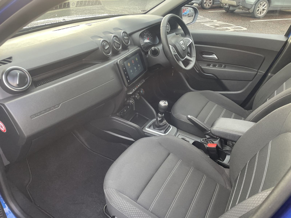 2022 Dacia Duster - image 17