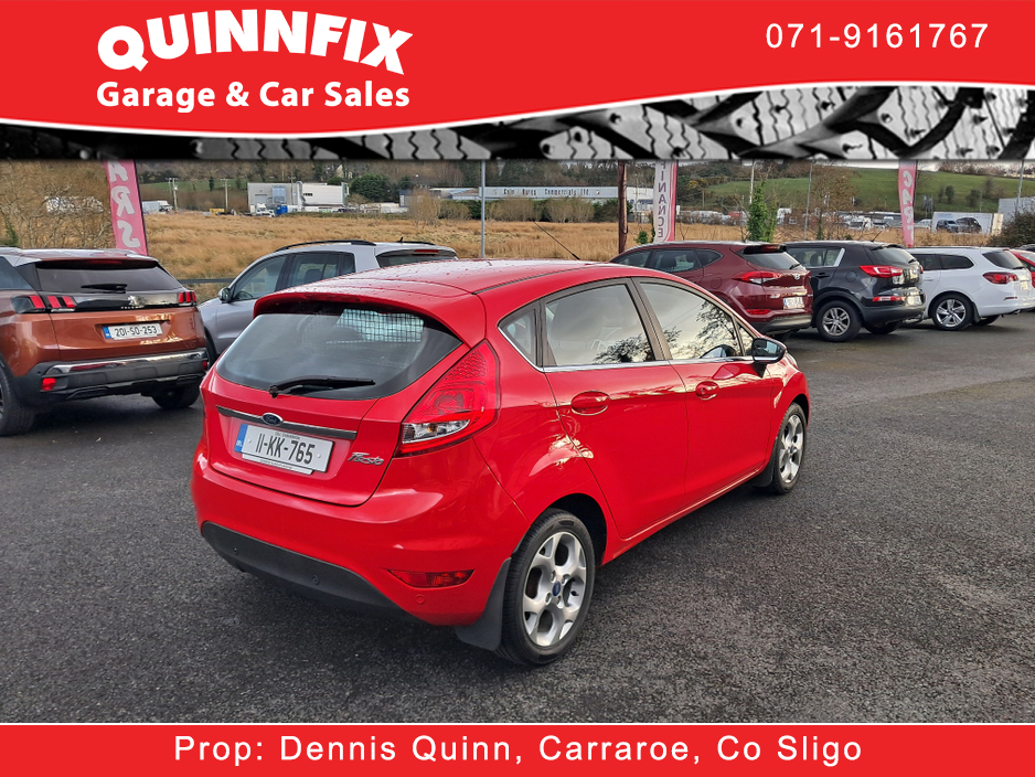 2011 Ford Fiesta - image 5