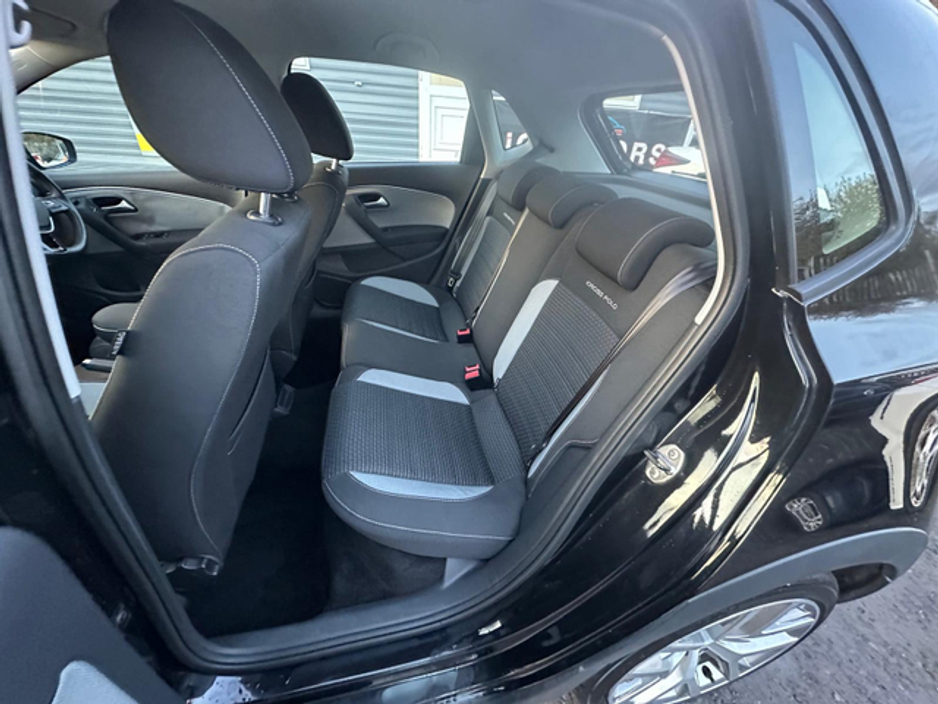 2016 Volkswagen Polo - image 15