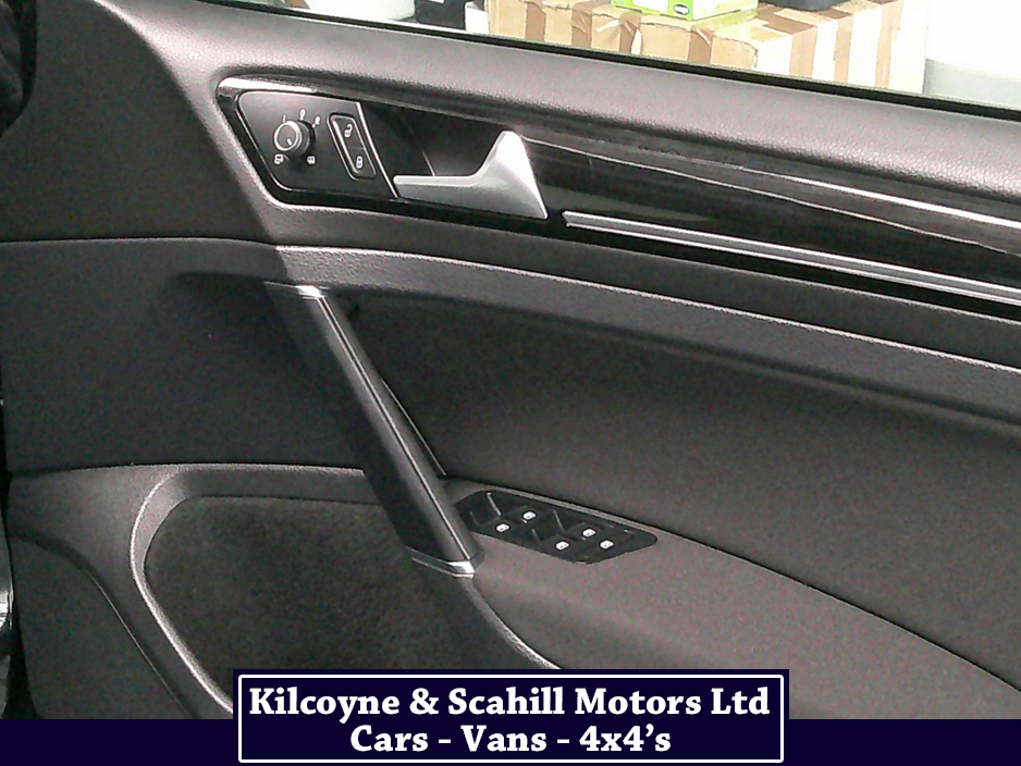 2017 Volkswagen Golf - image 22