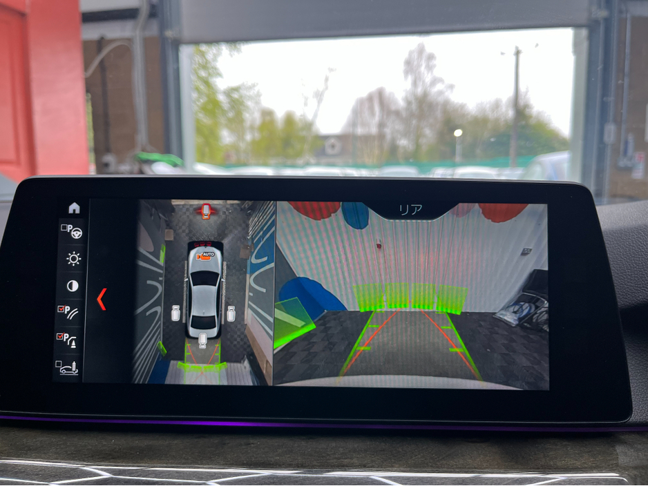 2018 BMW 5 Series - image 23