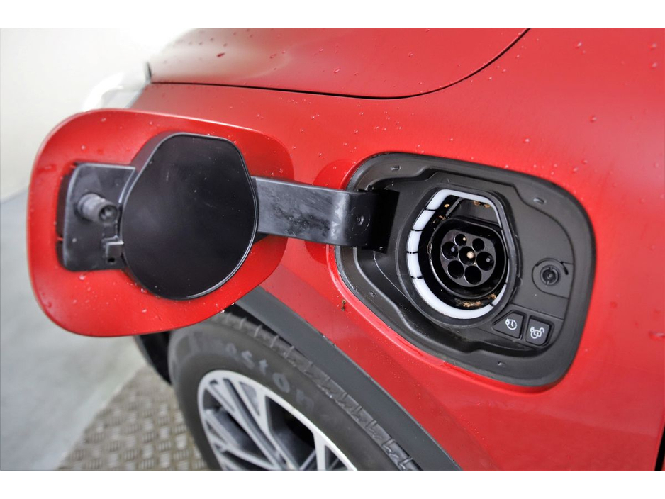 2020 Ford Kuga - image 25