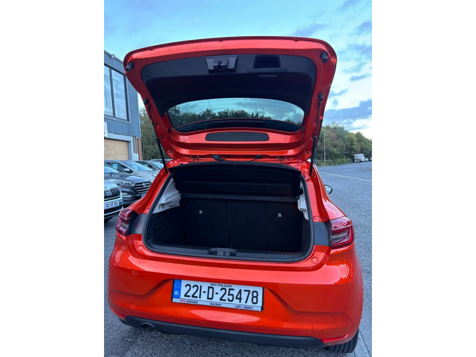 2022 Renault Clio Dynamique SCe 65 €14,000