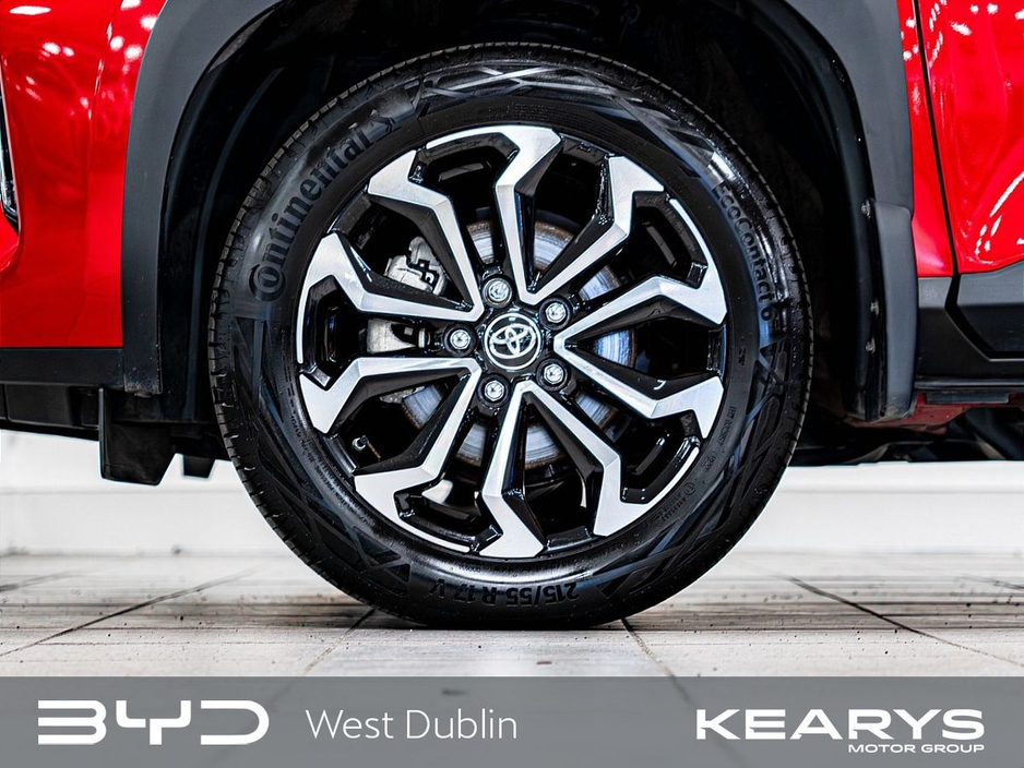 2022 Toyota Yaris Cross - image 24