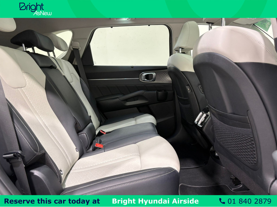 2023 Kia Sorento - image 16