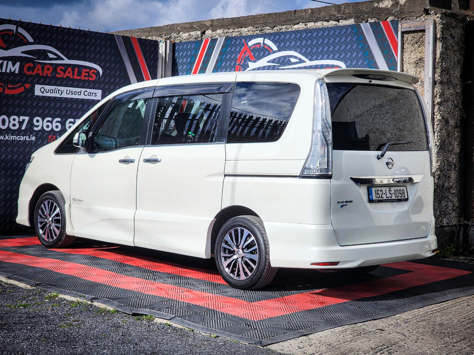 2015 Nissan Serena - image 7