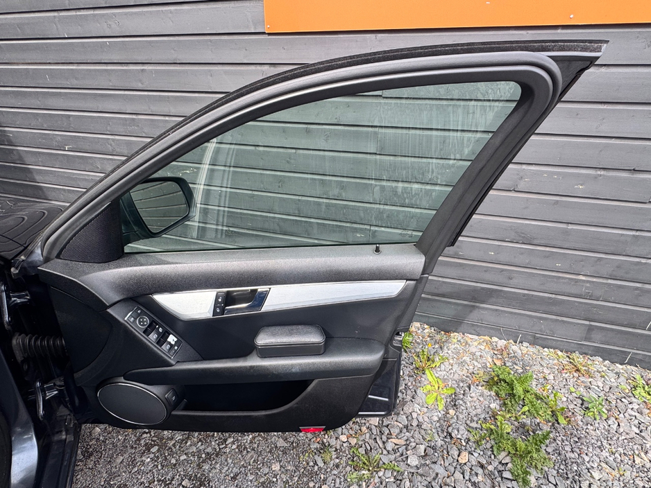 2008 Mercedes-Benz C Class - image 15