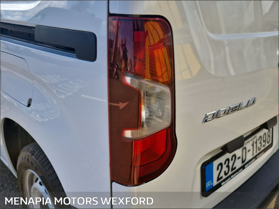 2023 Fiat Doblo - image 17