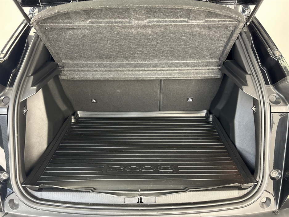 2022 Peugeot 2008 - image 13
