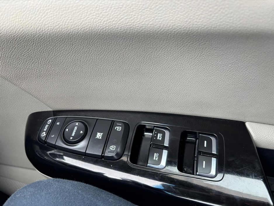 2017 Kia Sportage - image 7