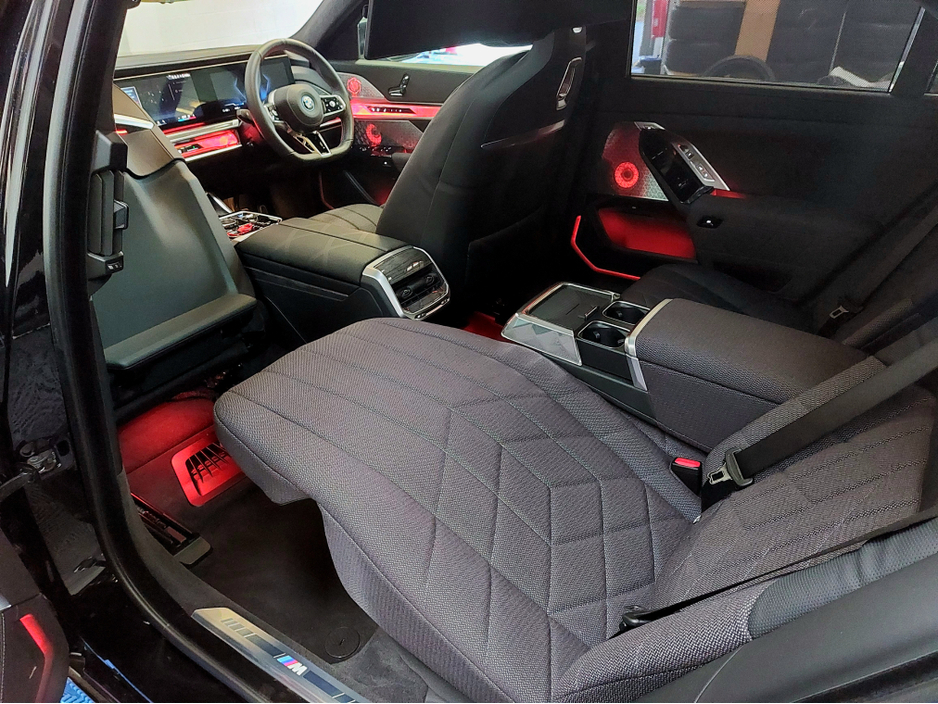 2024 BMW i7 - image 18