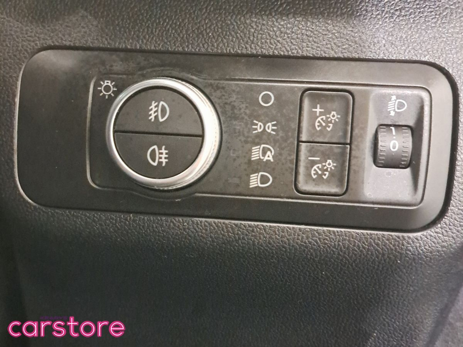 2022 Ford Kuga - image 17