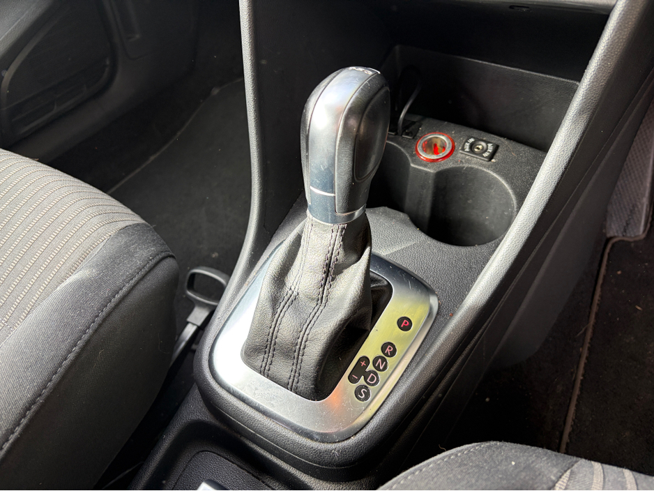 2011 Volkswagen Polo - image 17