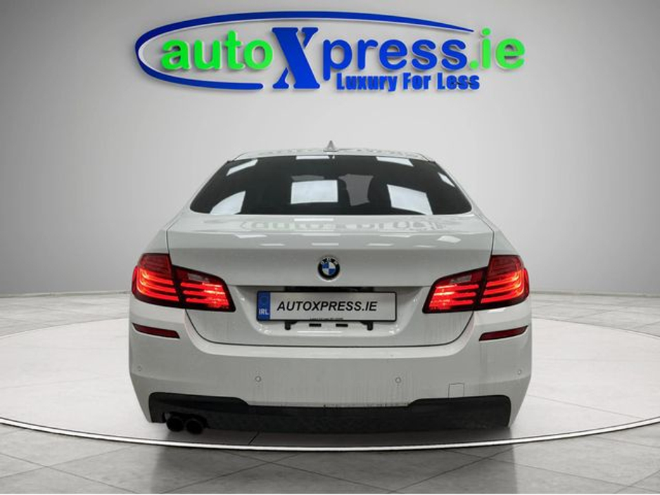 2016 BMW 5 Series - image 9