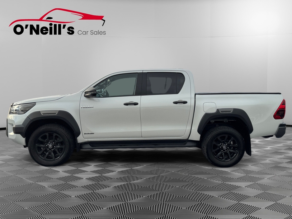 2025 Toyota Hilux *NO VAT* 2.8 INVINCIBLE  AUTO #332 €57,999
