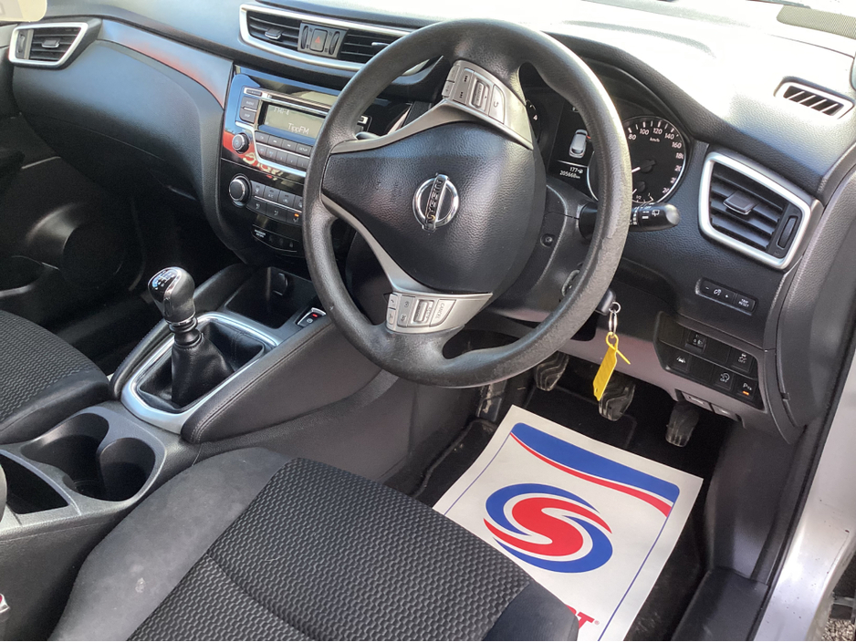2015 Nissan Qashqai * 1.5 DIESEL €9,950