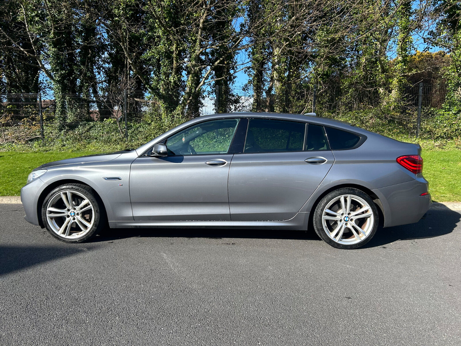 2015 BMW 5 Series - image 8