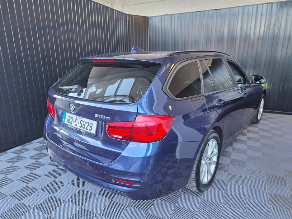 2018 BMW 3 Series - image 12