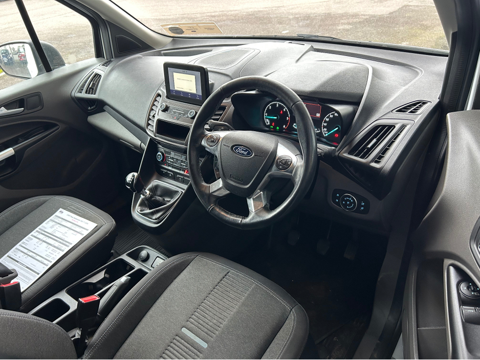 2024 Ford Transit Connect - image 8