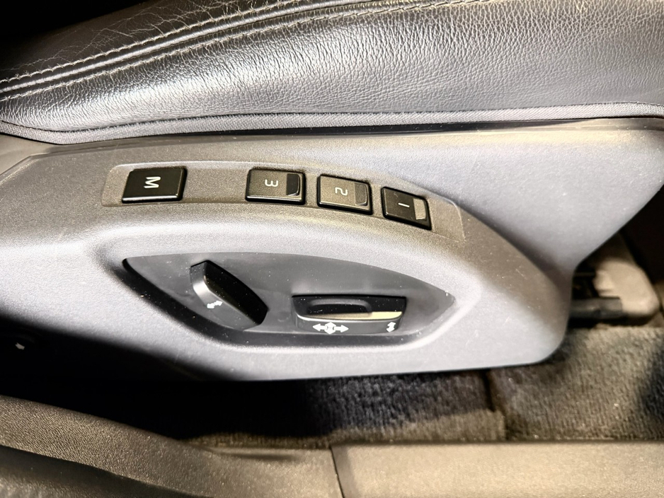 2017 Volvo XC60 - image 11