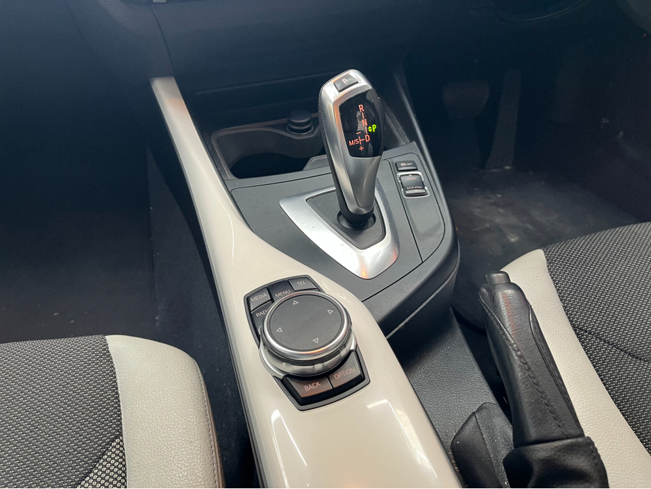 2015 BMW 1 Series - image 16