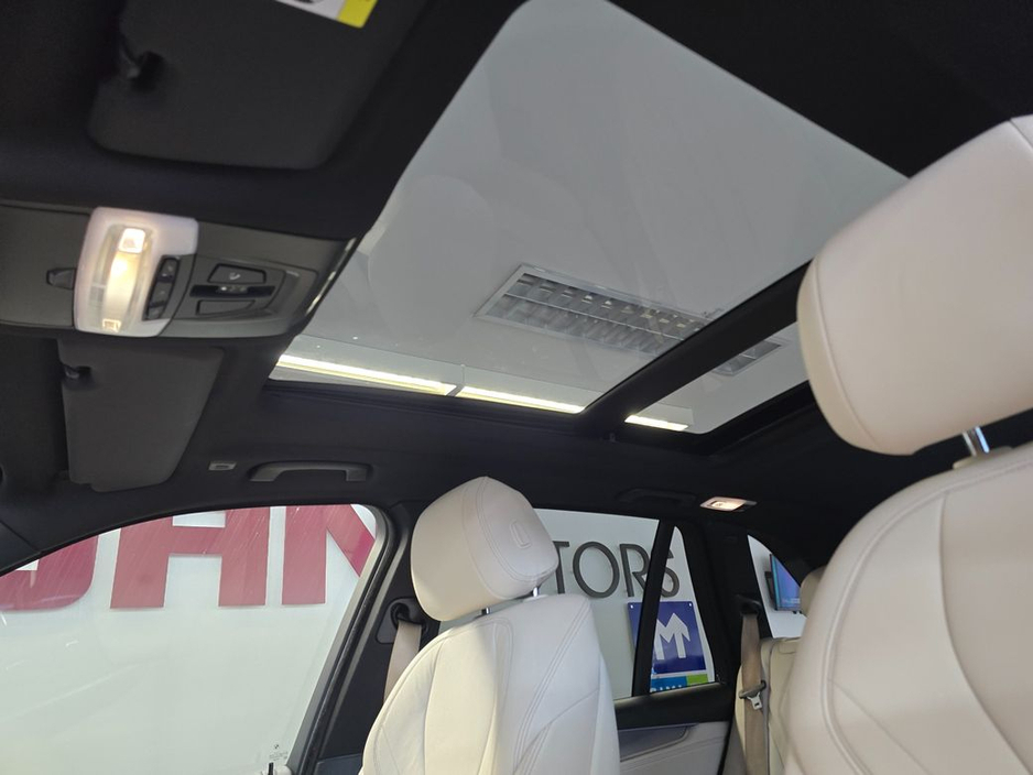 2016 BMW X5 - image 23