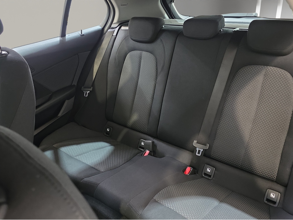 2020 BMW 1 Series - image 20