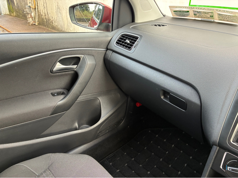 2014 Volkswagen Polo - image 18