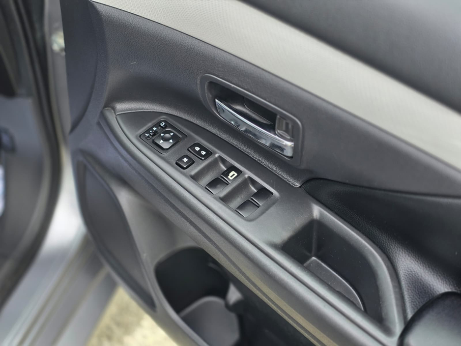 2014 Mitsubishi Outlander - image 16