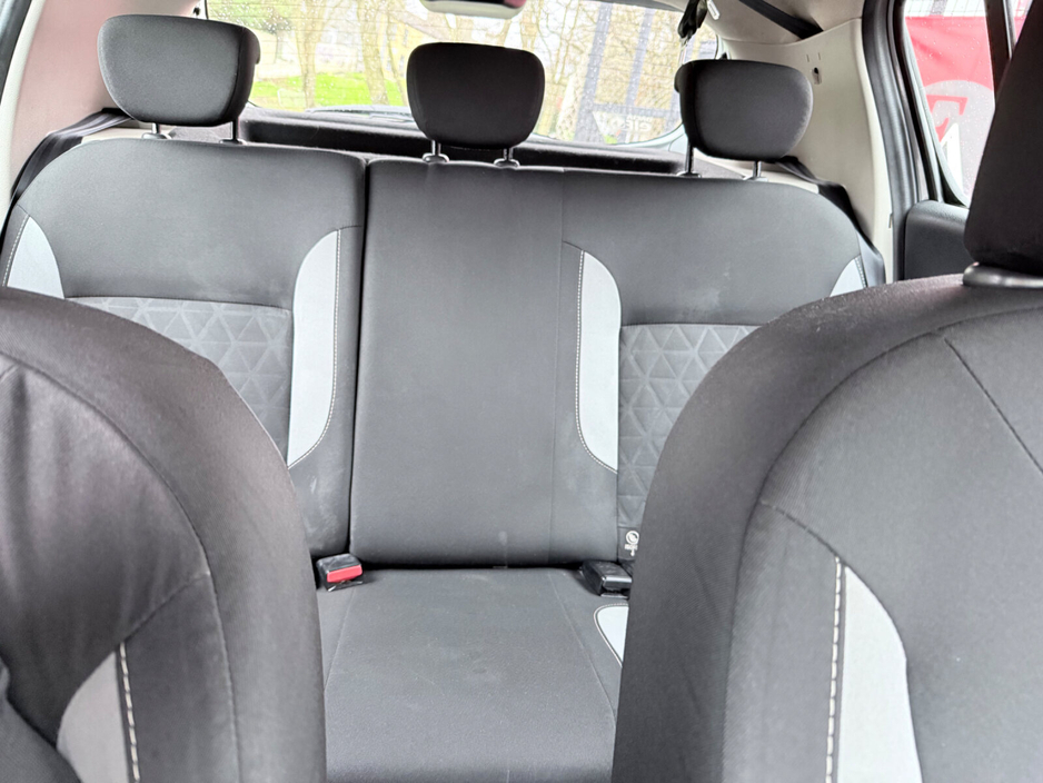 2015 Dacia Sandero Stepway - image 15