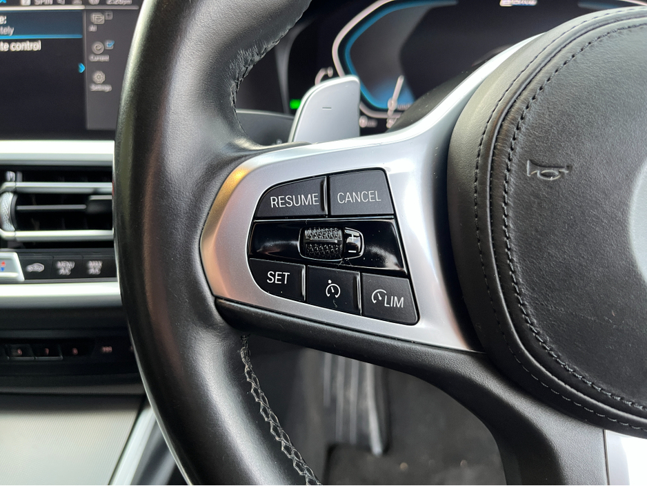 2019 BMW 3 Series 330e M-SPORT AUTOMATIC 2.0 PETROL PLUG IN HYBRID //REVERSE CAMERA//SAT NAV//FULL LEATHER HEATED SEATS// €26,950