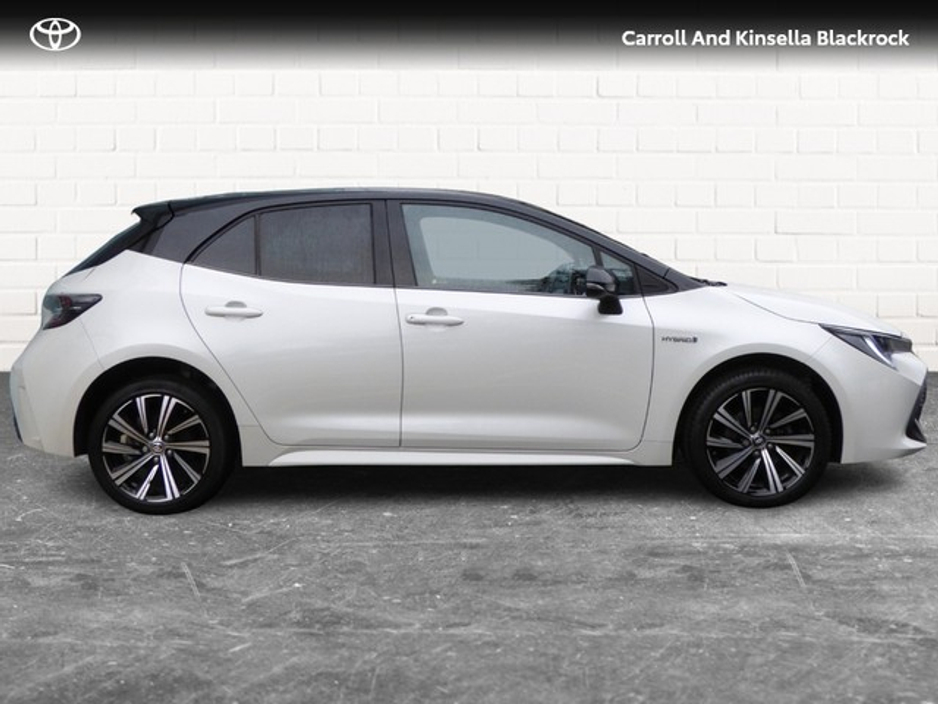 2024 Toyota Corolla Hybrid Luna Sport HB €32,950