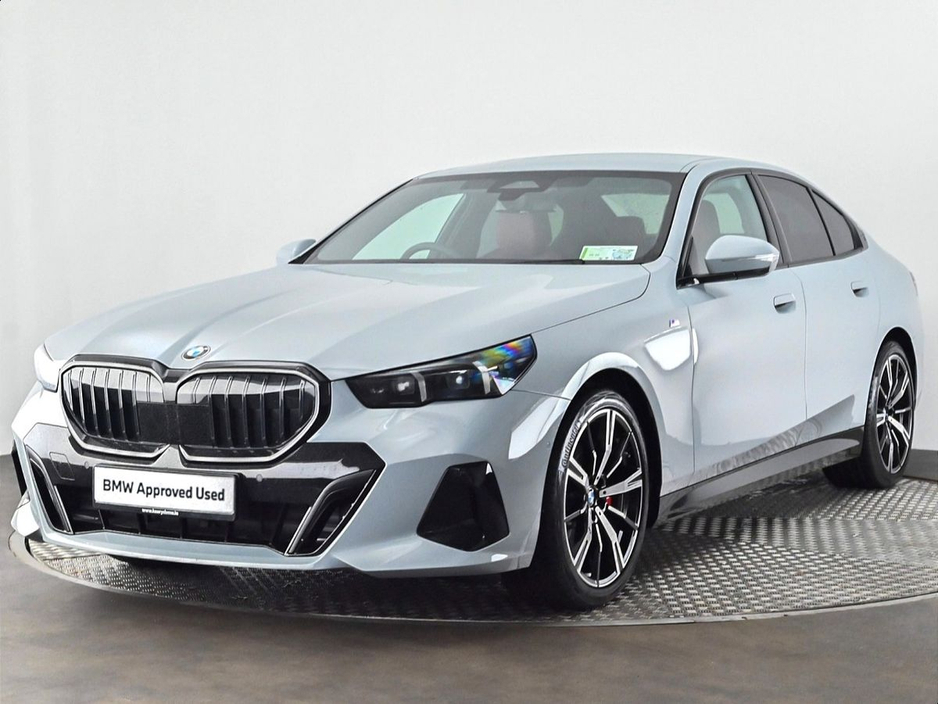 2025 BMW 5 Series - image 24