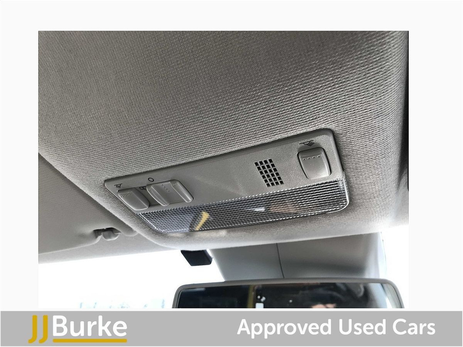 2019 Volkswagen up! - image 23