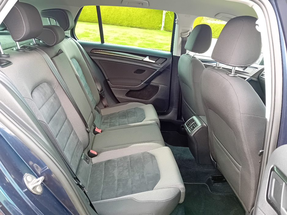 2016 Volkswagen Golf - image 5