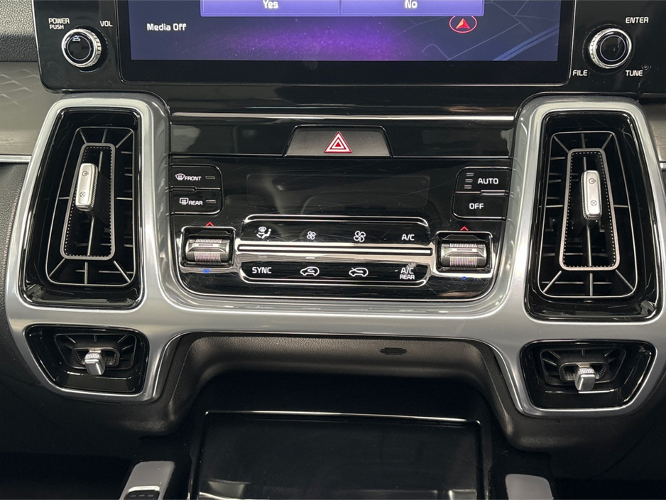 2023 Kia Sorento - image 21