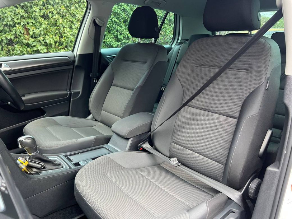 2019 Volkswagen Golf - image 6