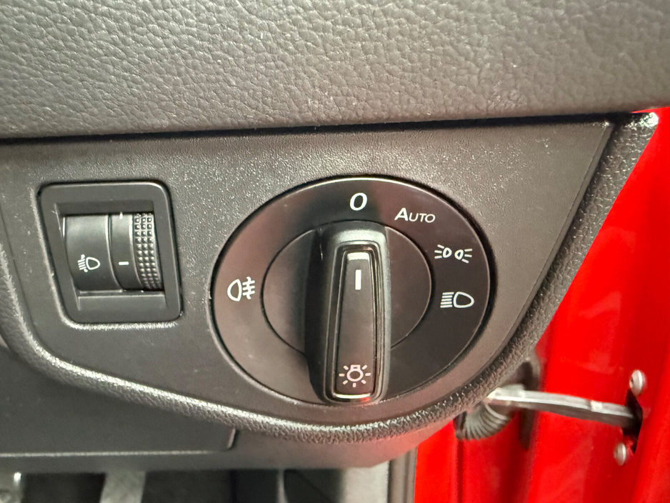 2018 Volkswagen Polo - image 17