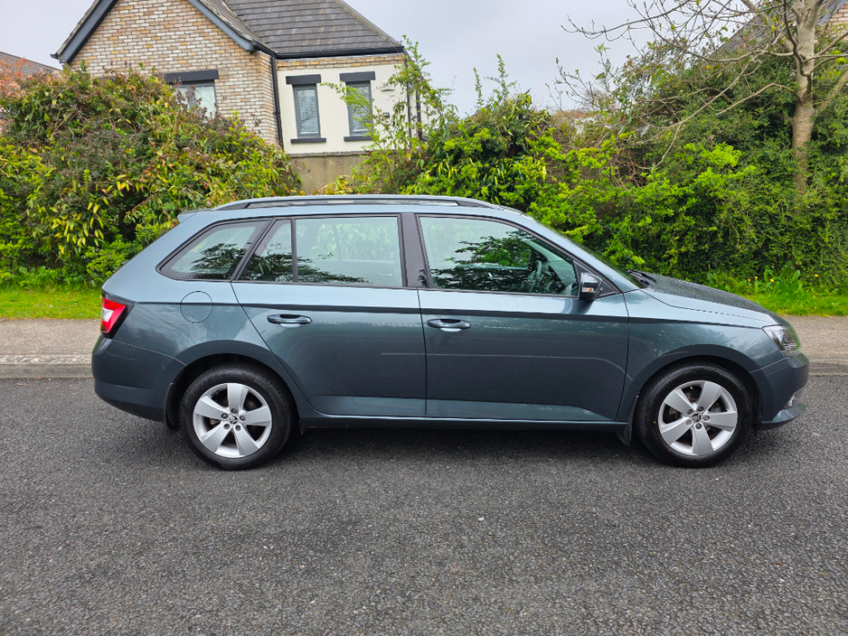 2017 Skoda Fabia - image 2