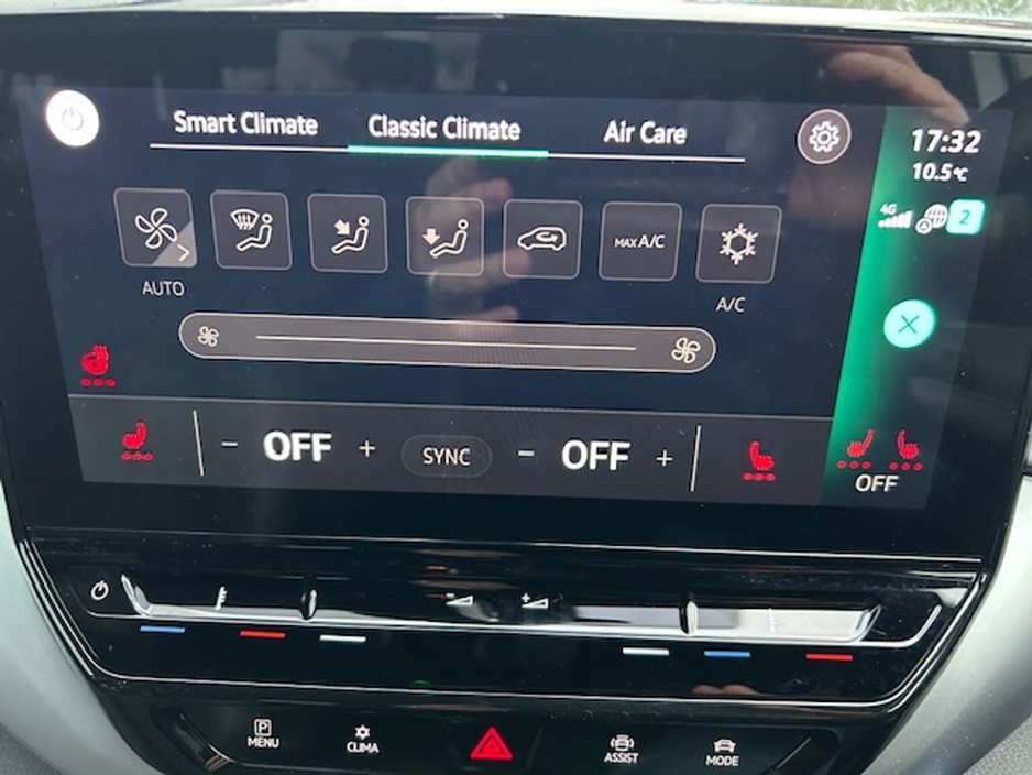 2023 Volkswagen ID.4 - image 13