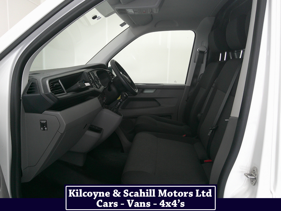 2022 Volkswagen Transporter - image 12