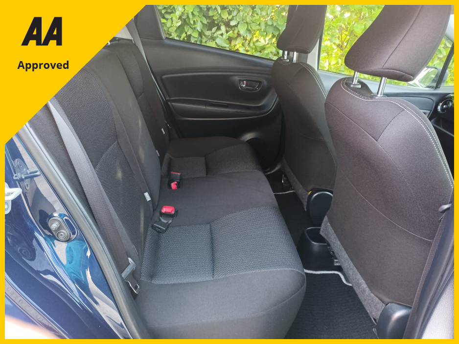 2019 Toyota Yaris - image 13