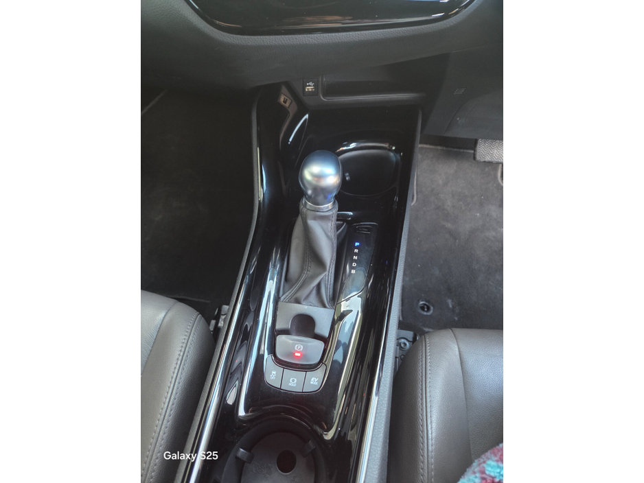 2023 Toyota C-HR 1.8 HYBRID SOL €25,450