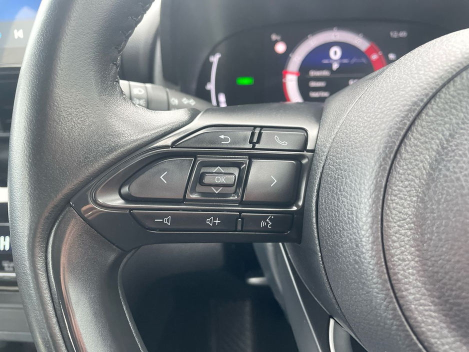 2025 Toyota Yaris Cross 1.5 Hybrid Luna